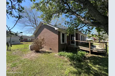 1310 E 11th Street, Lumberton, NC 28358 - Photo 9