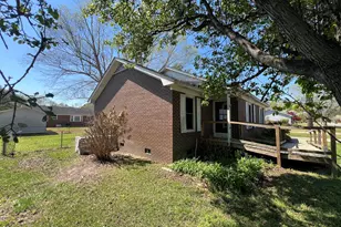 1310 E 11th St, Lumberton, NC 28358 - Photo 9