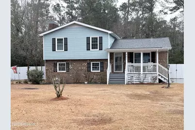 905 E Wilmington Street, Burgaw, NC 28425 - Photo 1