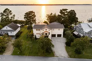321 Riverside Dr, New Bern, NC 28560 - Photo 1