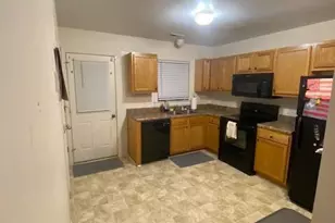 500 Springwood Dr, Jacksonville, NC 28546 - Photo 3