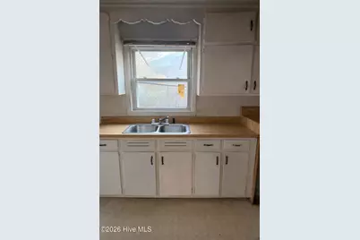 328 Mulberry Street, Reidsville, NC 27320 - Photo 9