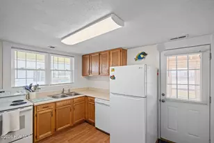 305 Atlanta Ave, Carolina Beach, NC 28428 - Photo 21