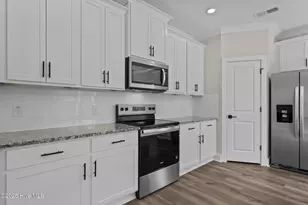 70 Umbrella Palm Dr, Hampstead, NC 28443 - Photo 13