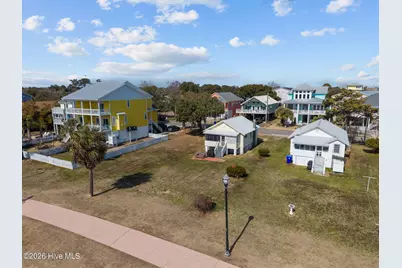 305 Atlanta Avenue, Carolina Beach, NC 28428 - Photo 19
