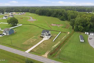 4142 Dixon Rd, Grimesland, NC 27837 - Photo 5
