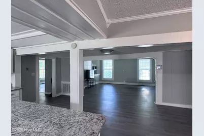 305 E Oak Street, Lake Waccamaw, NC 28450 - Photo 15