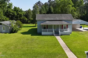 305 E Oak St, Lake Waccamaw, NC 28450 - Photo 35