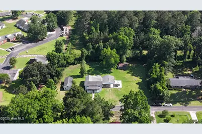305 E Oak Street, Lake Waccamaw, NC 28450 - Photo 39