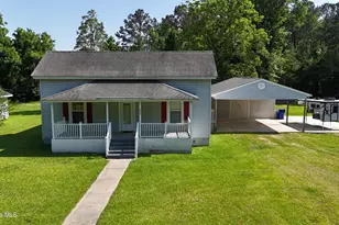 305 E Oak St, Lake Waccamaw, NC 28450 - Photo 3