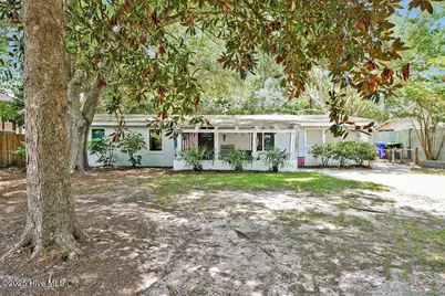 304 E Leonard Street, Southport, NC 28461 - Photo 1