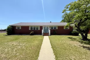 212 Sunset Dr, Williamston, NC 27892 - Photo 3