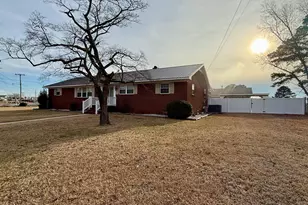 212 Sunset Dr, Williamston, NC 27892 - Photo 3