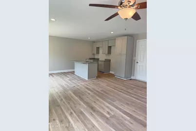565 S Glover Street, Southern Pines, NC 28387 - Photo 3