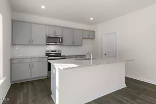 701 Lazy Elm Ln, Aberdeen, NC 28315 - Photo 7