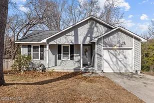 900 Dandridge Dr, Fayetteville, NC 28303 - Photo 1