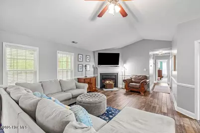 912 Morganser Drive, Swansboro, NC 28584 - Photo 9