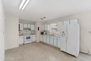 6002 E Red Oak Ct, Jacksonville, NC 28546 - Photo 9