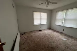 413 W Church St, Williamston, NC 27892 - Photo 9