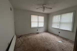 413 W Church St, Williamston, NC 27892 - Photo 7