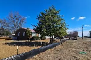 426 N Main St, Broadway, NC 27505 - Photo 3