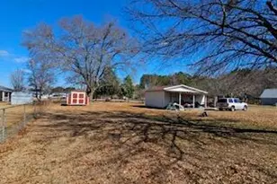426 N Main St, Broadway, NC 27505 - Photo 5