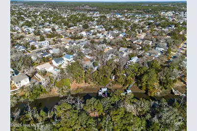 112 SE 22nd Street, Oak Island, NC 28465 - Photo 13