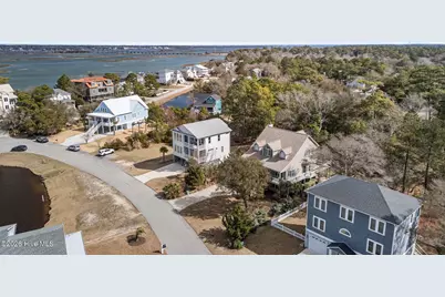 312 Lord Berkeley Drive, Emerald Isle, NC 28594 - Photo 7