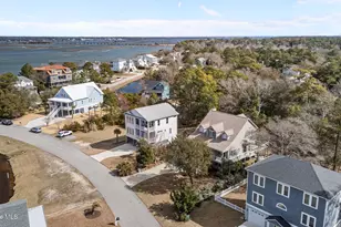 312 Lord Berkeley Dr, Emerald Isle, NC 28594 - Photo 7
