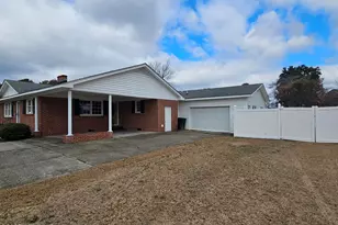 309 Fairfax St, Clinton, NC 28328 - Photo 3