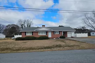 309 Fairfax St, Clinton, NC 28328 - Photo 1