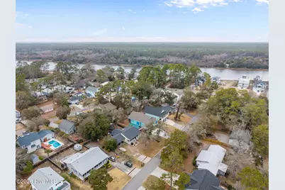 127 NW 18th Street, Oak Island, NC 28465 - Photo 3