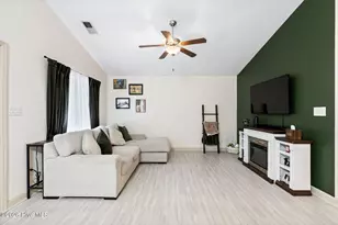 225 Lockwood Ct, Hubert, NC 28539 - Photo 7