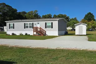 1118 Old Tar Landing Rd, Jacksonville, NC 28540 - Photo 1