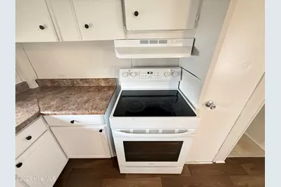 113 N Academy Street, Magnolia, NC 28453 - Photo 5