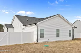 2833 Tucker Hl Dr, Grimesland, NC 27837 - Photo 5