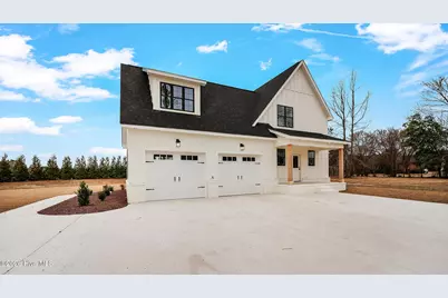 2827 Landing Circle, Grimesland, NC 27837 - Photo 5