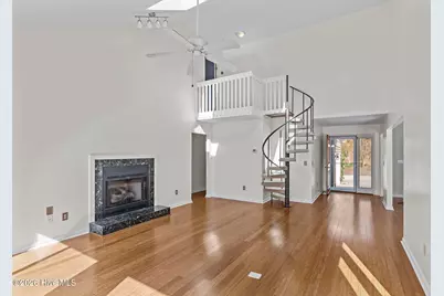 241 Windjammer W, Emerald Isle, NC 28594 - Photo 3
