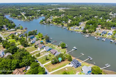 527 Chadwick Shores Drive, Sneads Ferry, NC 28460 - Photo 3