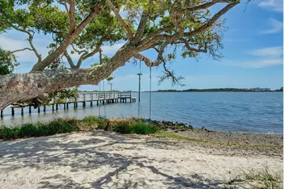 527 Chadwick Shores Drive, Sneads Ferry, NC 28460 - Photo 13