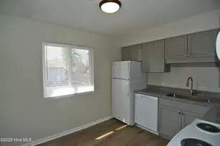 1727 Elmwood St, New Bern, NC 28560 - Photo 5