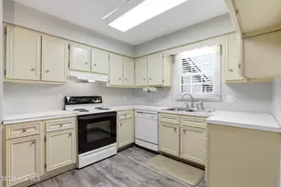 32 Scott St, Greenville, NC 27858 - Photo 13