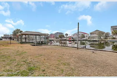 1017 1st Street, Surf City, NC 28445 - Photo 7