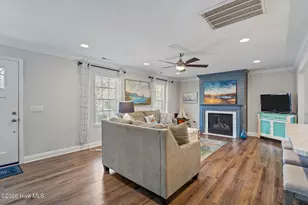 142 NE 14th St, Oak Island, NC 28465 - Photo 9