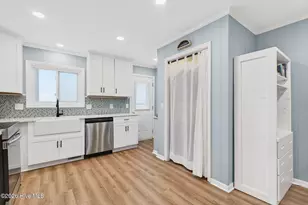 447 E 2nd St, Ocean Isle Beach, NC 28469 - Photo 17
