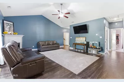 815 Tuscarora Trail, Jacksonville, NC 28546 - Photo 5
