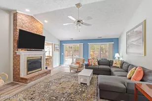 303 Pine Knoll Cir, Pine Knoll Shores, NC 28512 - Photo 7