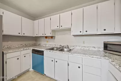2909 Northwoods Drive, Jacksonville, NC 28540 - Photo 17