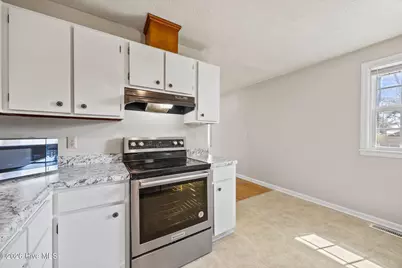 2909 Northwoods Drive, Jacksonville, NC 28540 - Photo 19