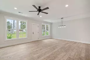 134 Currie St, Wallace, NC 28466 - Photo 5